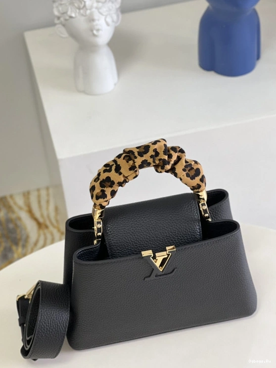 LOUIS VUITTON CAPUCINES BB 0311